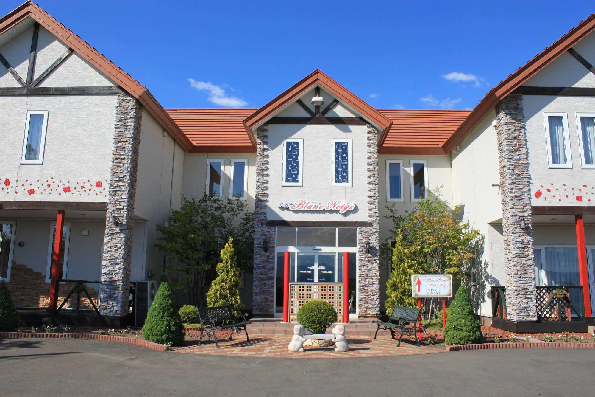 Petit Hotel Blanc Fleur Nakafurano Exterior photo
